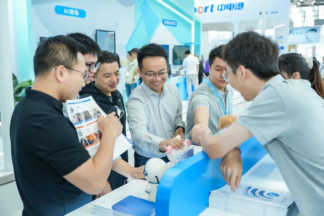 undefined DSC08891__13027553_a10644386707_plx.jpg